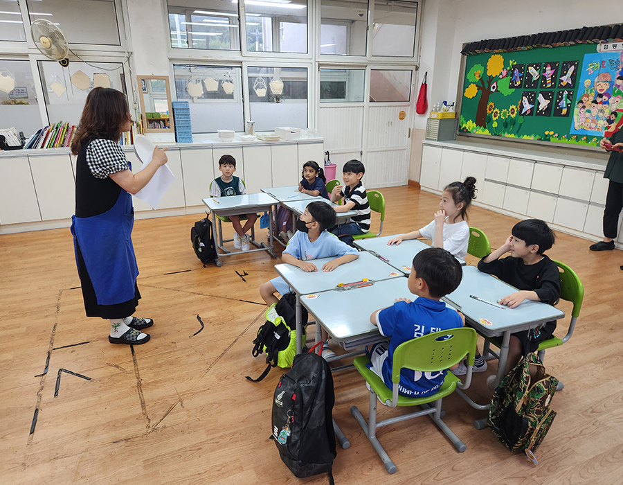 학교수업으로 학생들이 작업한 핸드페인팅