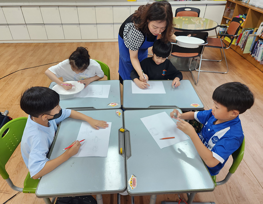 학교수업으로 학생들이 작업한 핸드페인팅