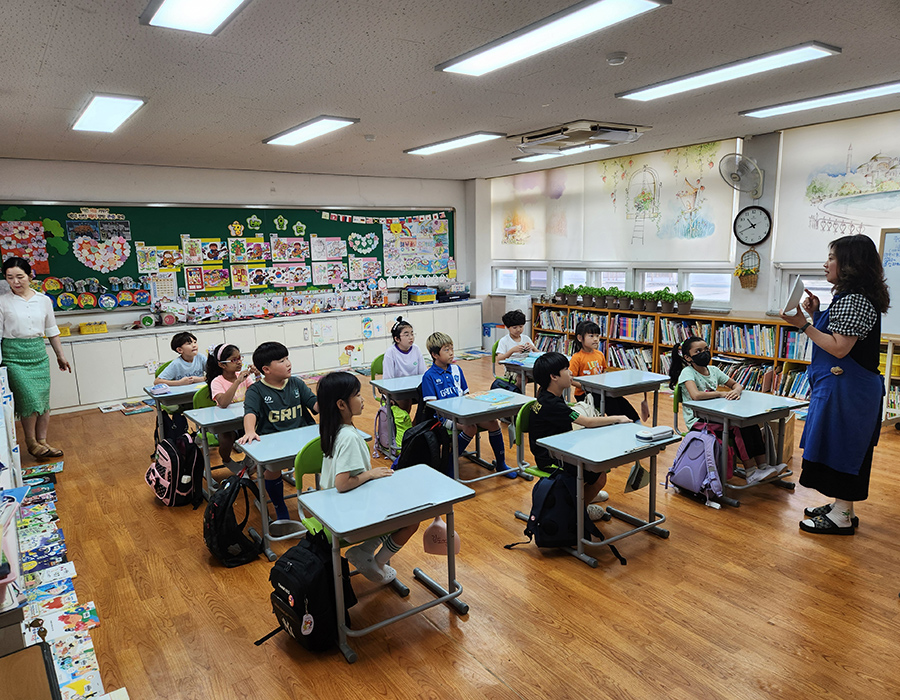 학교수업으로 학생들이 작업한 핸드페인팅